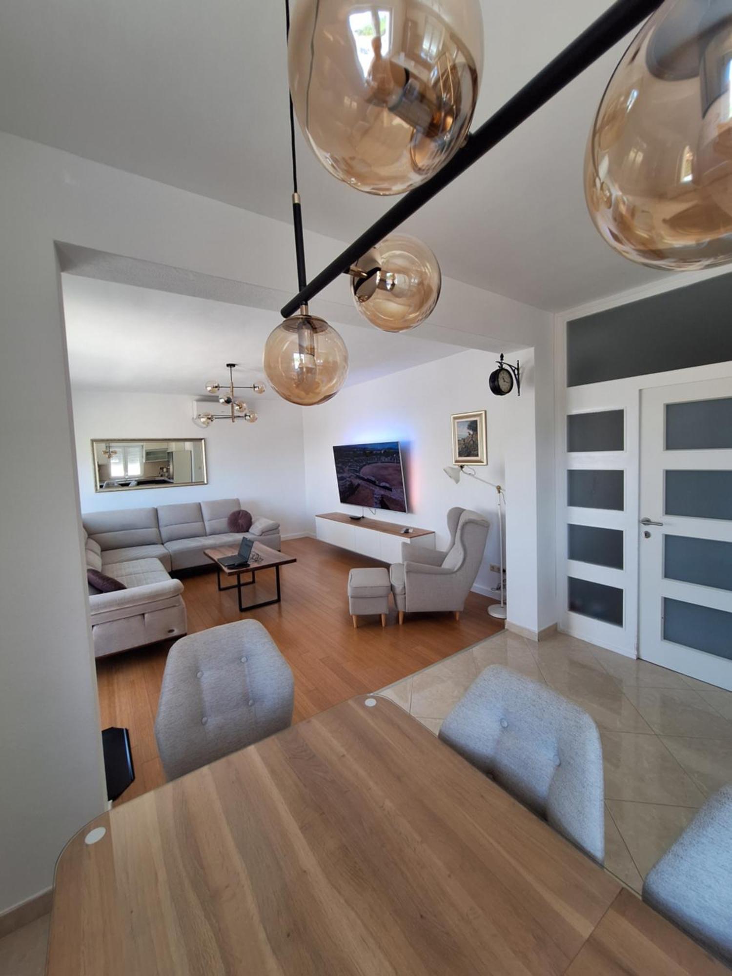 Sea Stone Apartment Подстрана Екстериор снимка