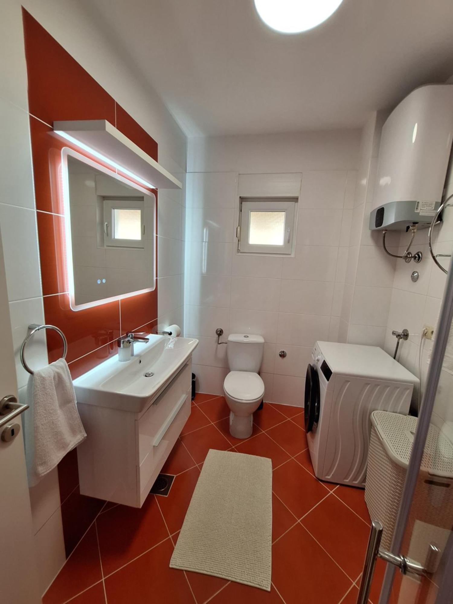 Sea Stone Apartment Подстрана Екстериор снимка