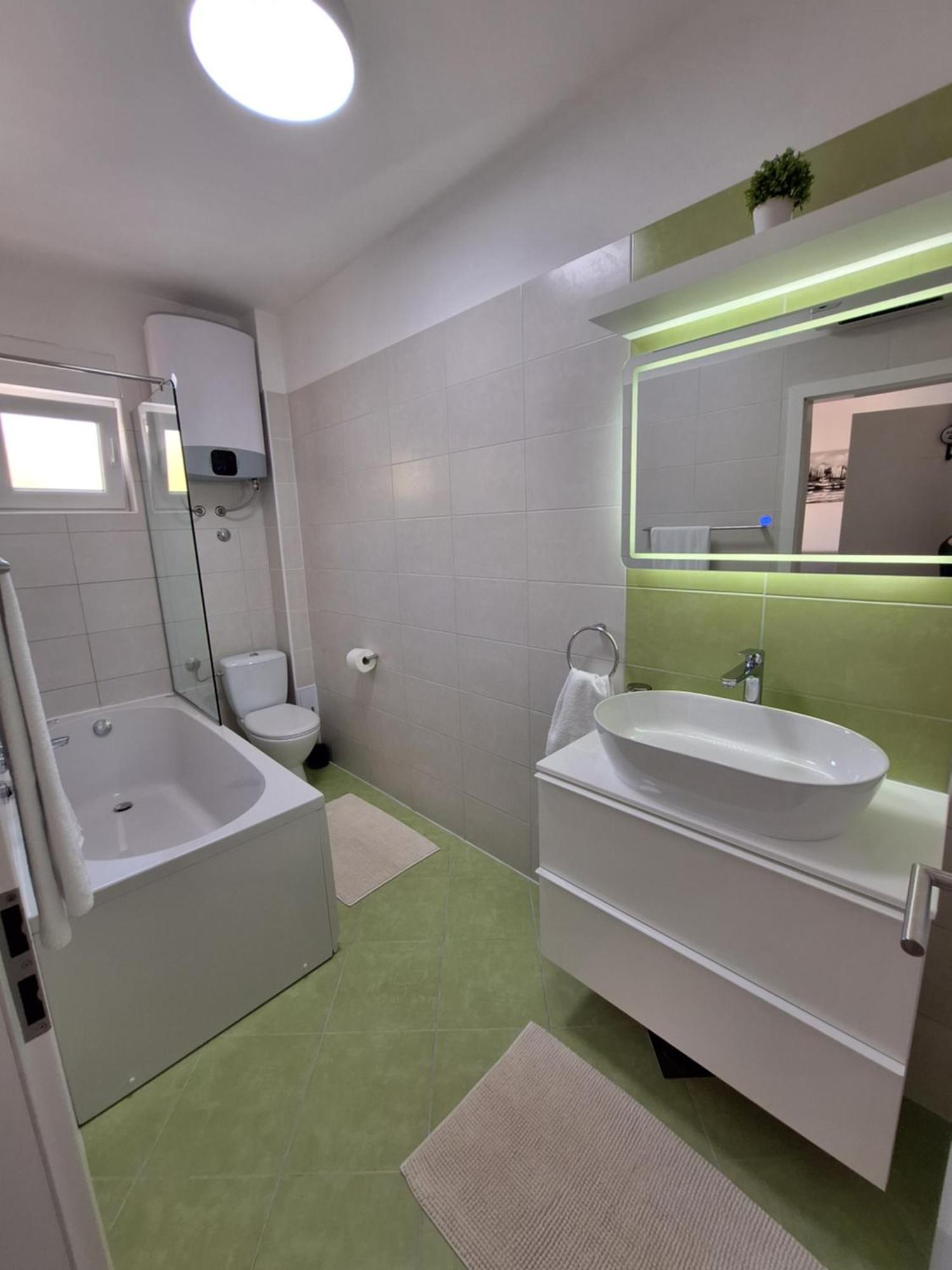 Sea Stone Apartment Подстрана Екстериор снимка
