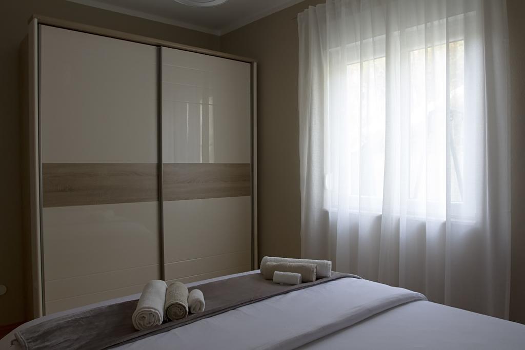 Sea Stone Apartment Подстрана Екстериор снимка