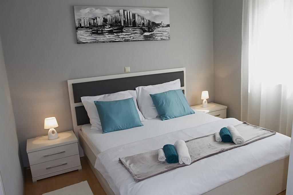 Sea Stone Apartment Подстрана Екстериор снимка