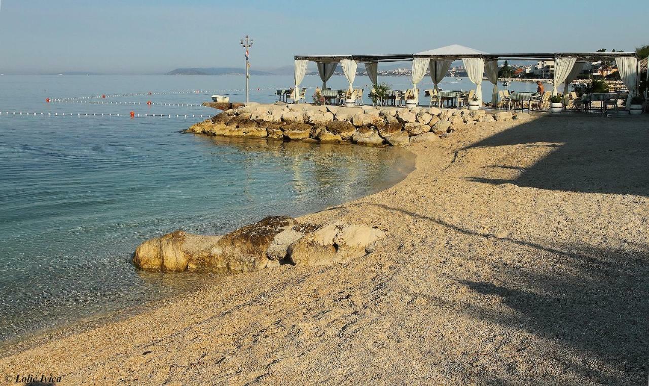 Sea Stone Apartment Подстрана Екстериор снимка