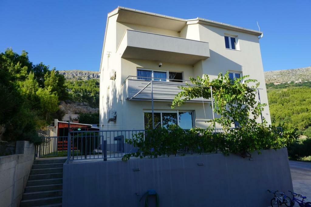 Sea Stone Apartment Подстрана Екстериор снимка